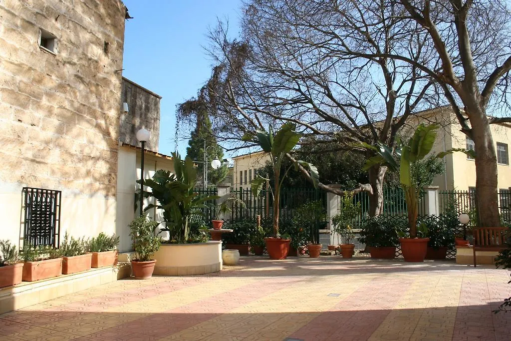 ***  פלרמו Hotel D'Orleans איטליה